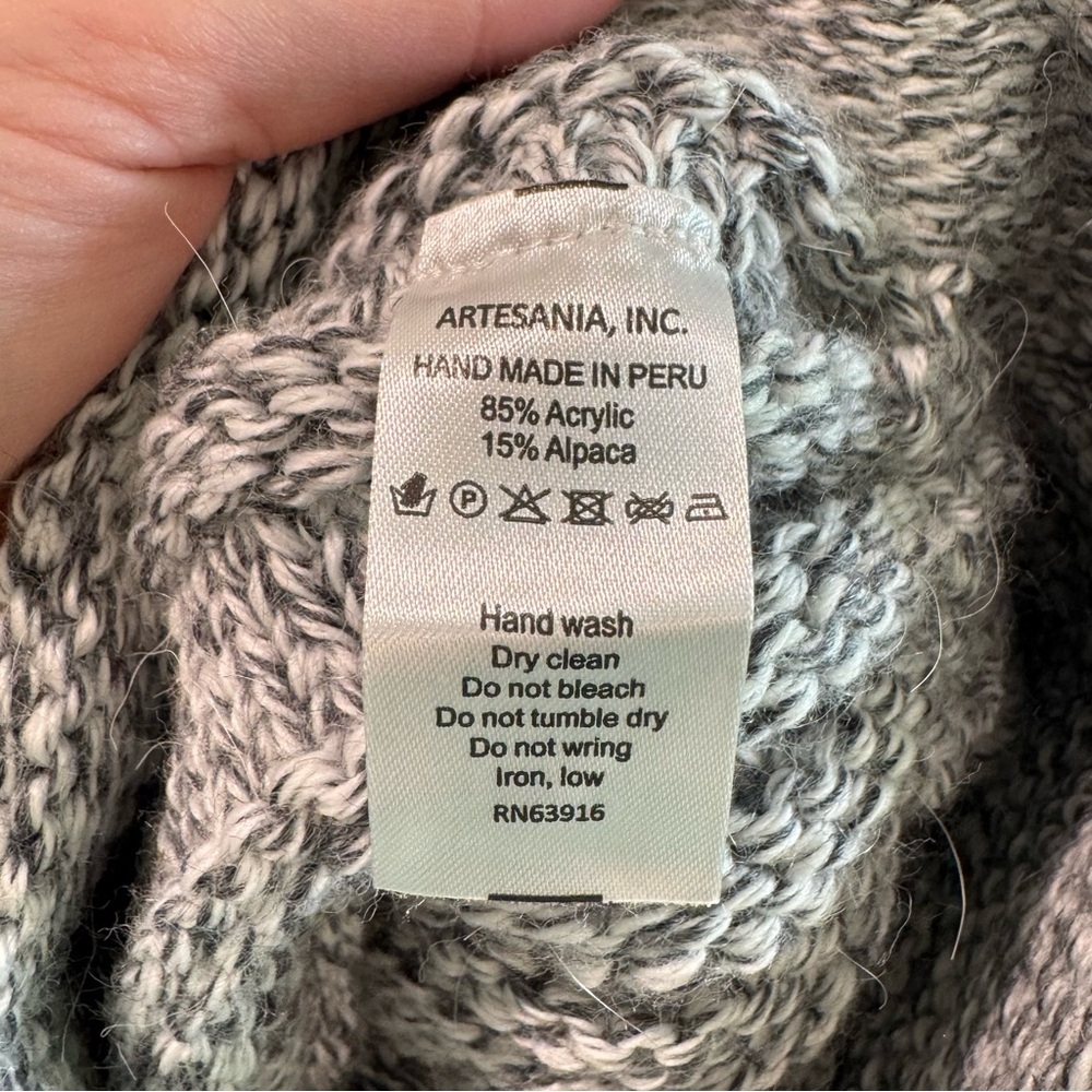 NWT Artesania Grey Alpaca Blend Ponytail Beanie Hat - Picture 5 of 6